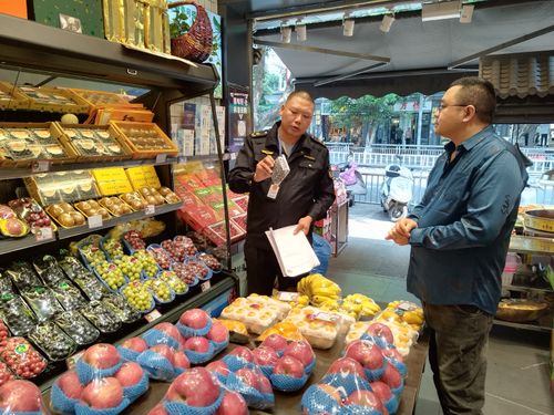四川省瀘州市納溪區(qū)市場(chǎng)監(jiān)管局開(kāi)展生鮮食用農(nóng)產(chǎn)品過(guò)度包裝專(zhuān)項(xiàng)檢查